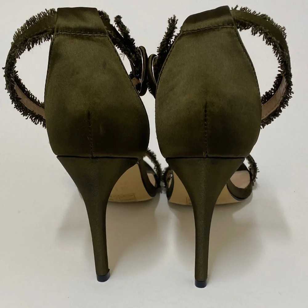 Mix No. 6  Rayane   Woman’s 4” heel in Army Green Color Size 8.5